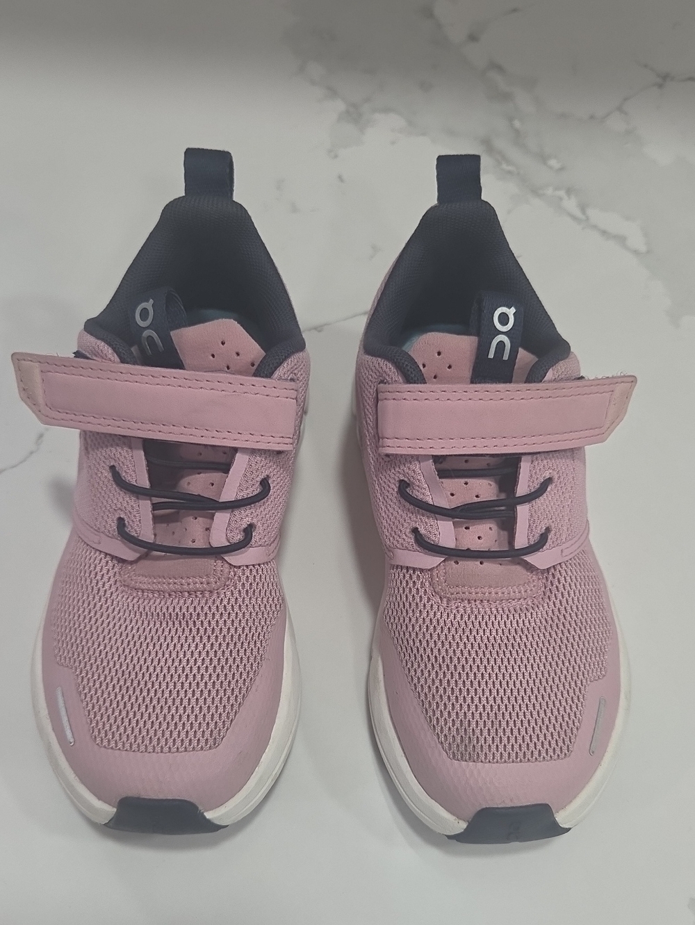 Like New On Cloud Running Kids Pink and Black Mesh Hook-and-Loop Sneakers